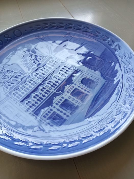 Колекційна настінна тарілка Данія Royal Copenhagen i Bing & Grøndahl