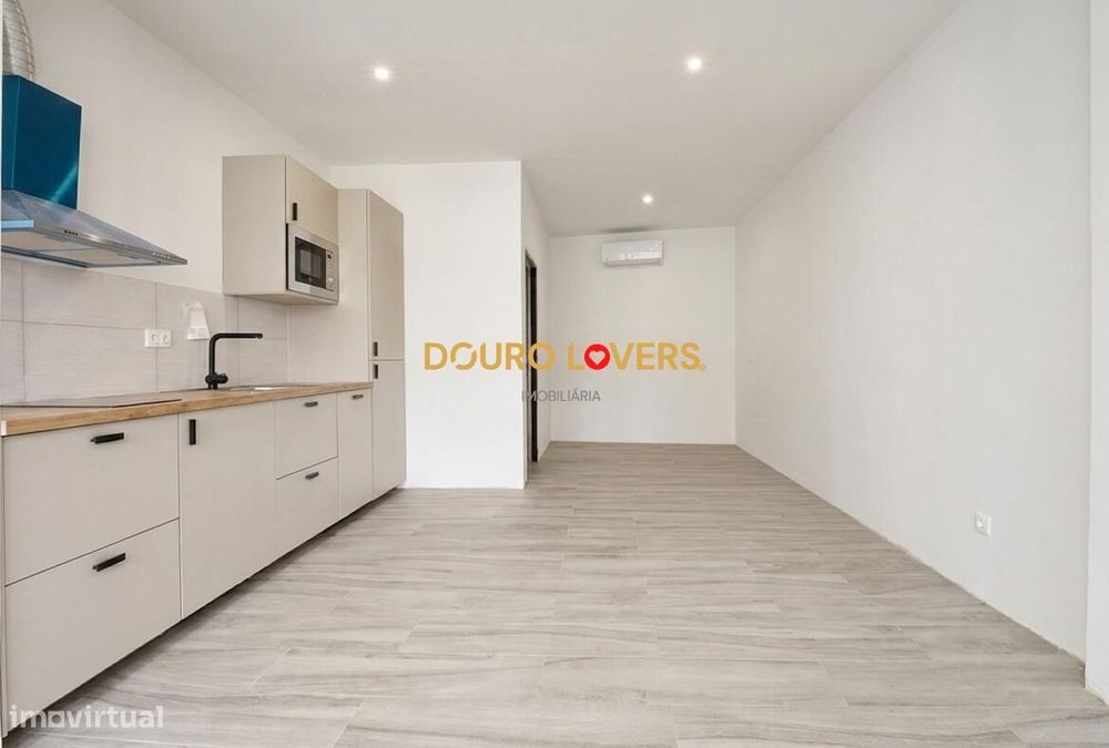 Apartamento T0 à venda na Rua da Constituição