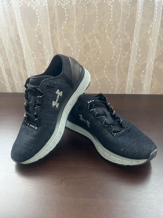 Чоловічі кросівки  Under Armour Charged Bandit 3