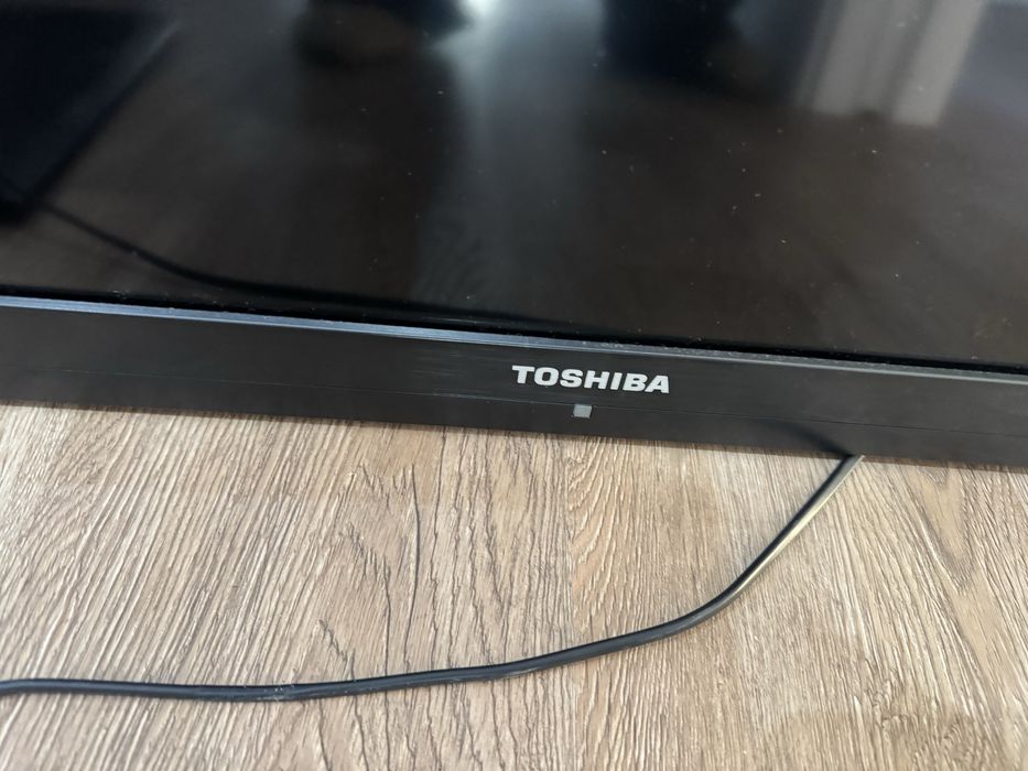 Tv Toshiba 43” impecavel