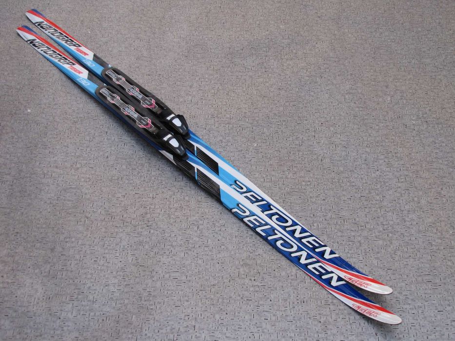 Topowe Juniorskie narty PELTONEN TIGER Jr  NANOGRIP 130 cm. Rotefela
