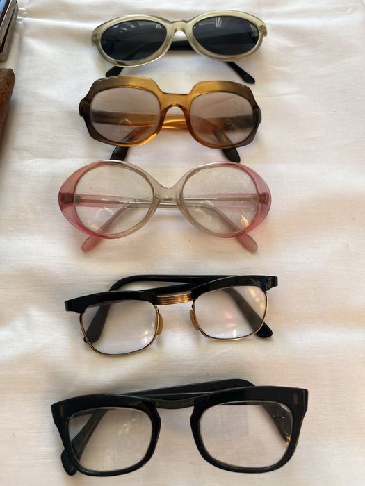 Stare okulary i etui vintage, lata 70-te