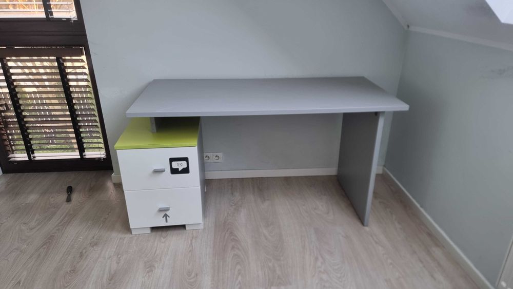 Regał i biurko firmy Meblik