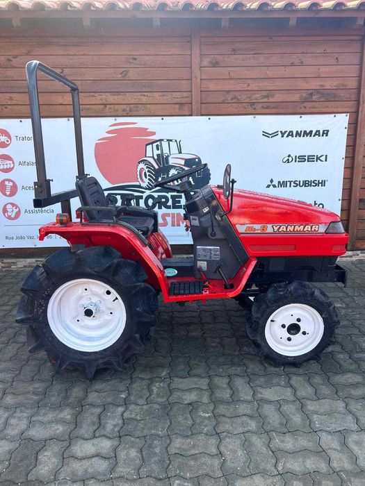 Yanmar KE3 com aro de proteção