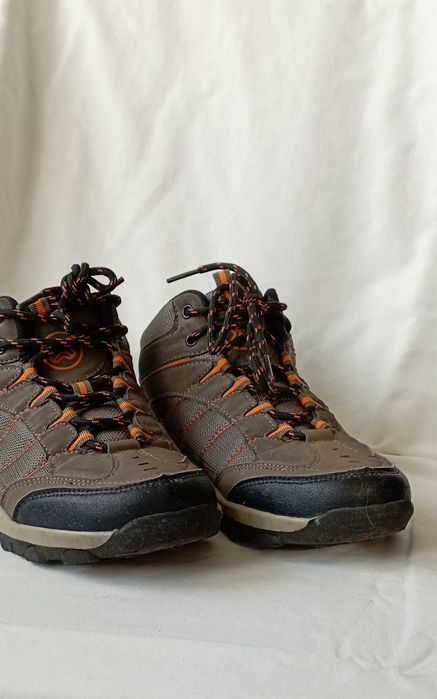 Calçado de caminhada da Multisport tamanho 37