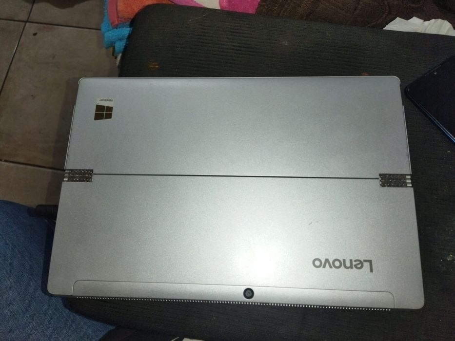 Lenovo ideapad miix 510-12isk I5 6Th 8gb RAM 256gb Ssd