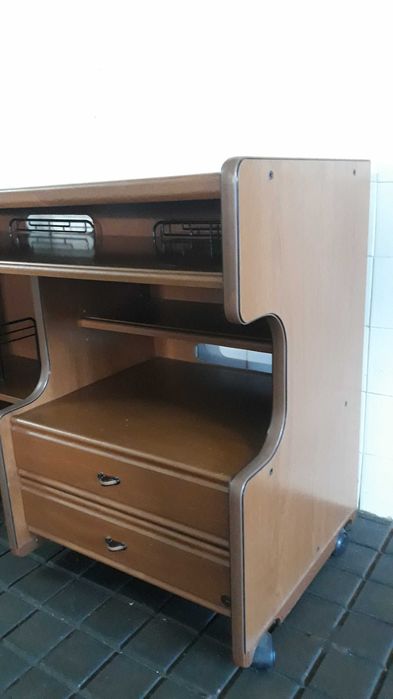 Secretária de Madeira, com muita arrumação64751451782530122