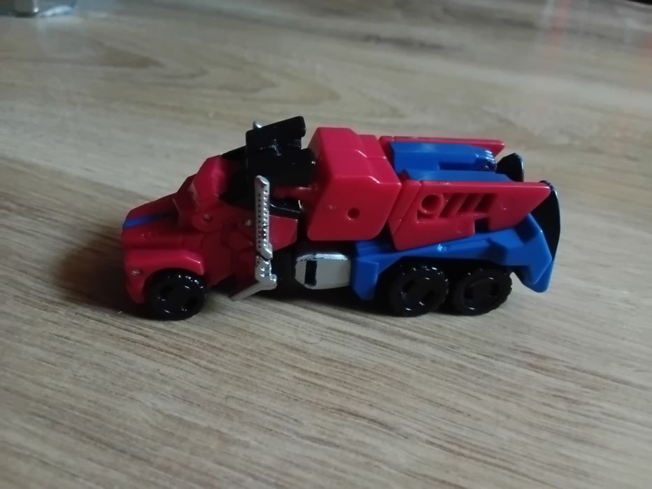 Transformers Robots in Disguise Legion Class Optimus Prime