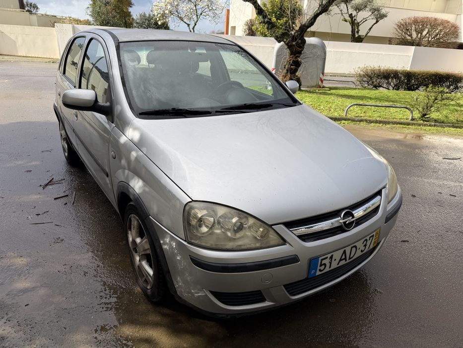 Opel Corsa 1.3 diesel - Ar Condicionado - 5lugares
