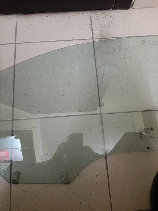 Продам стекло от шевролета