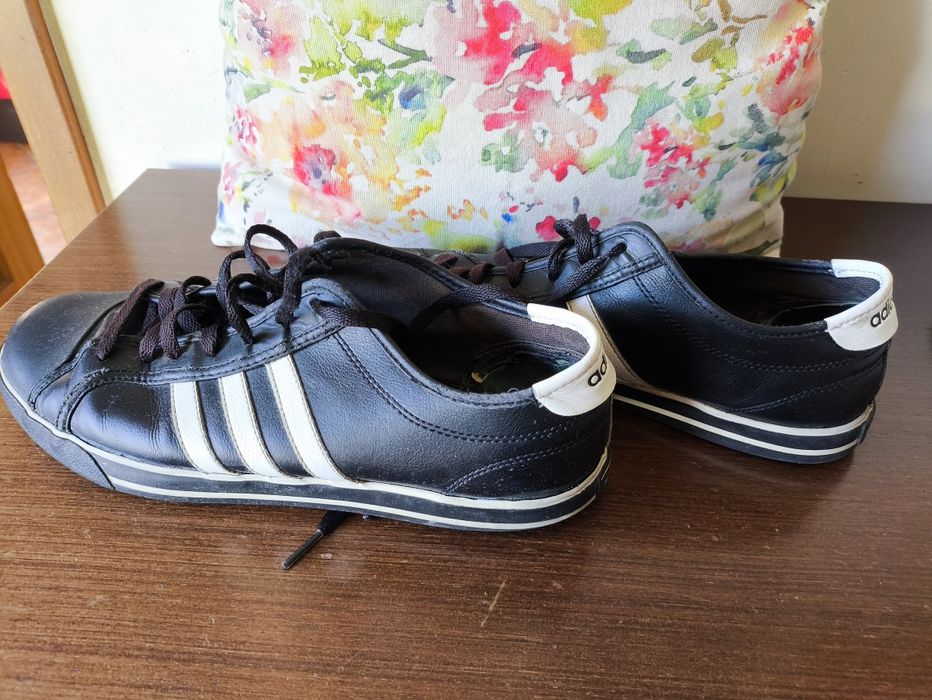 Sapatilhas adidas pretas