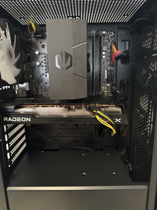 Karta graficzna RX6600XT XFX 8gb