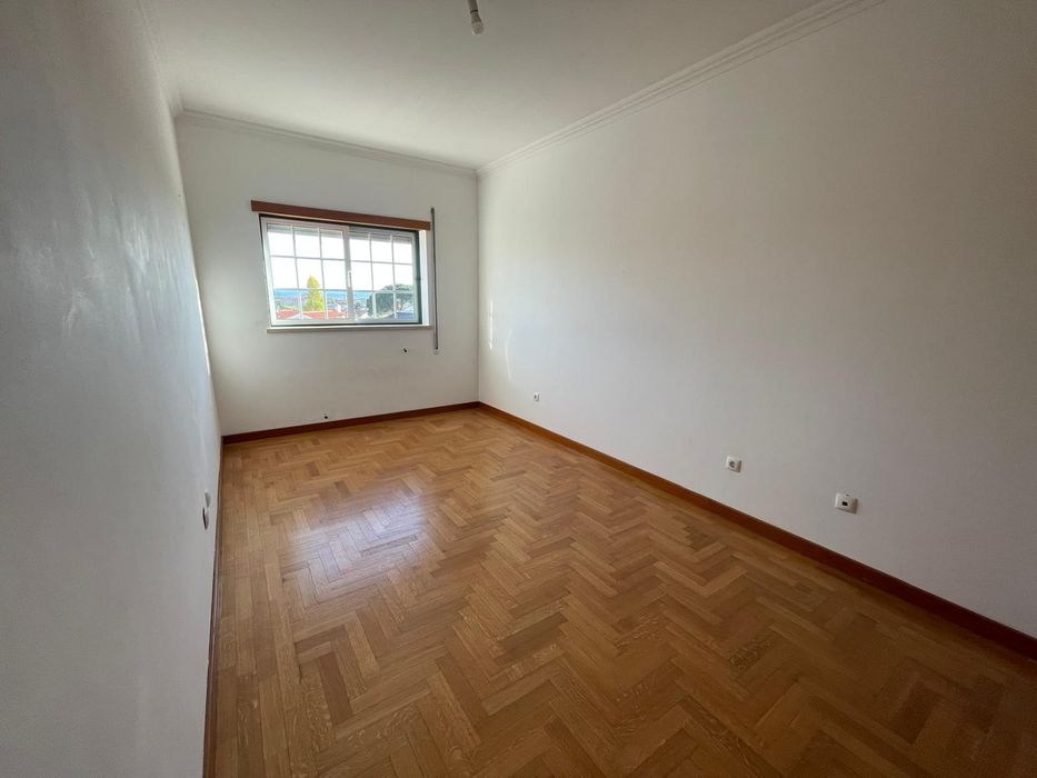 T3 com 2 Varandas, Garagem , perto da  estação Comboio