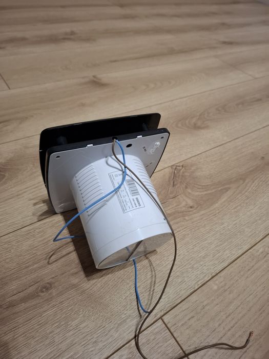 Wentylator łazienkowy Eberg Axi 100B czarny