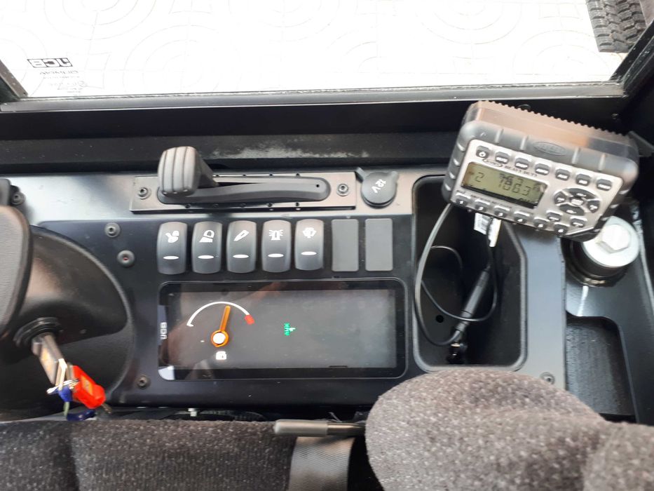 Máquina Escavadora Giratória Hidráulica JCB 19C-1