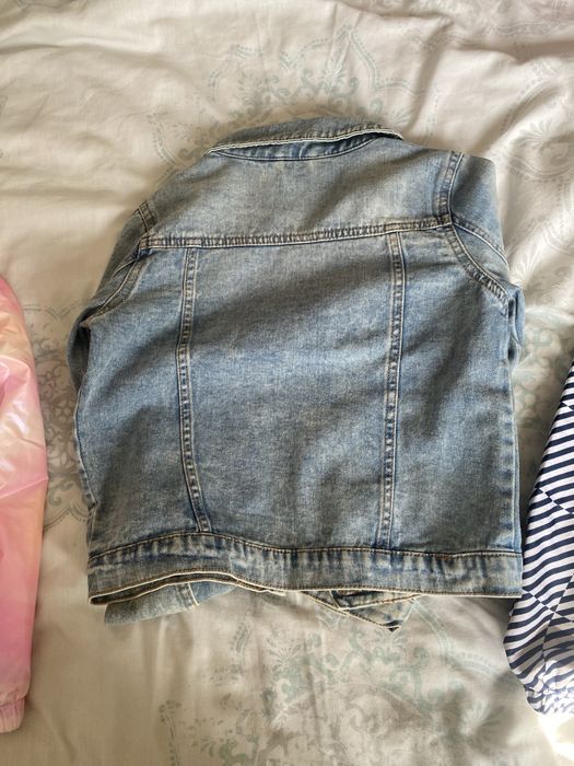 Sprzedam 3 kurtki wiek 8-9 lat