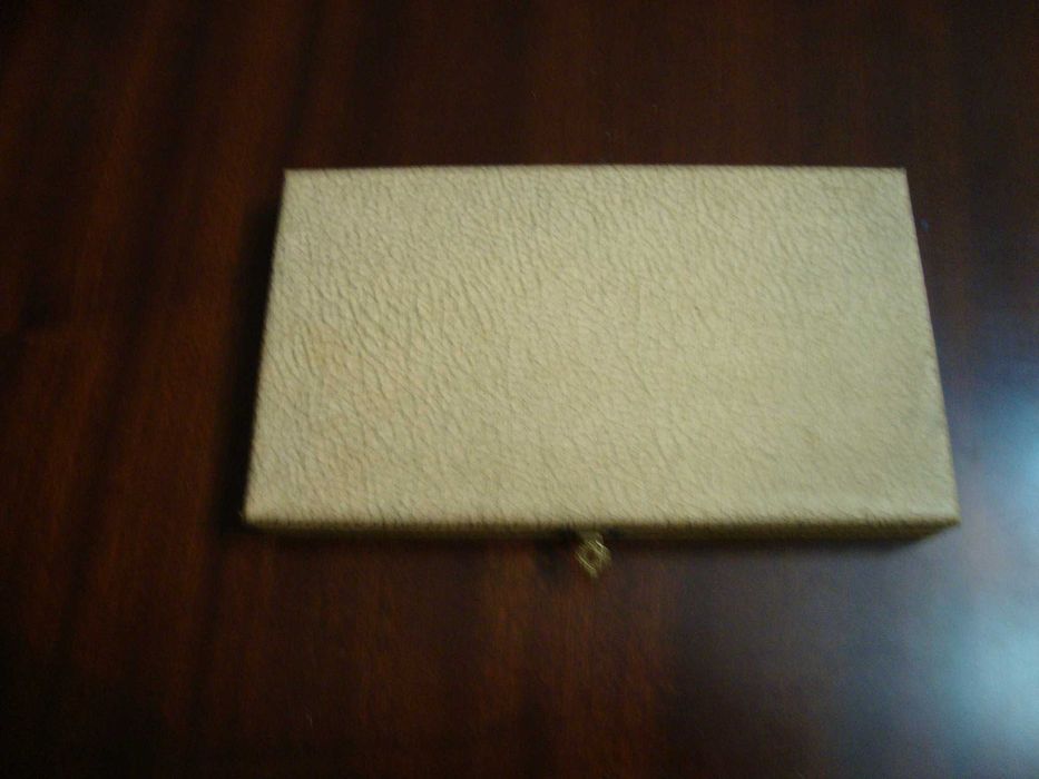 Conjunto Prata (Faca, Garfo e colher) com caixa