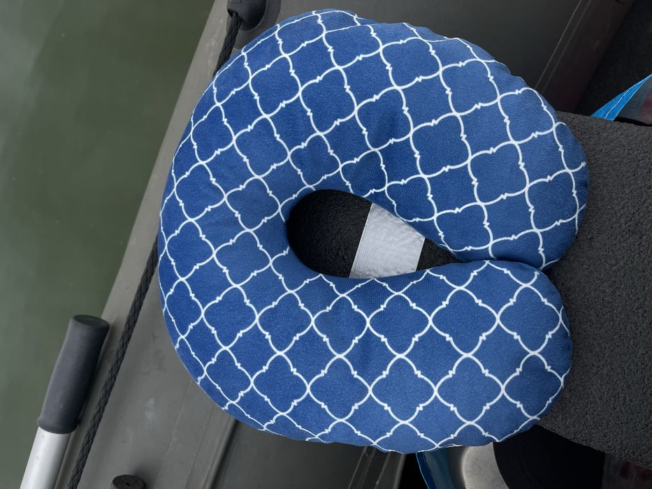 Подушка для путешествий