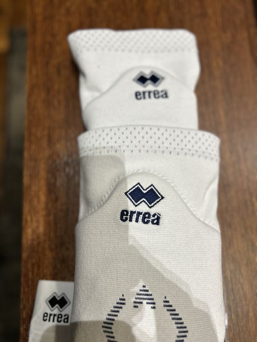 Nakolanniki do siatkówki ERREA Tokio Evolution białe