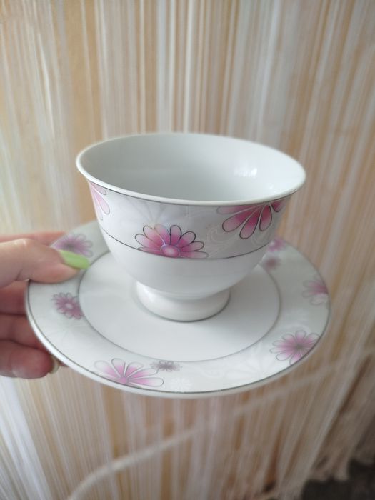 Zestaw filiżanek 12 szt porcelana