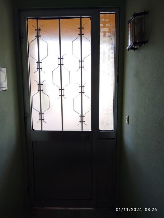 Porta de alumínio usada