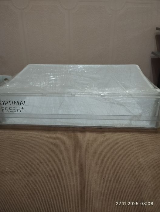 Продам полки в холодильник SAMSUNG.