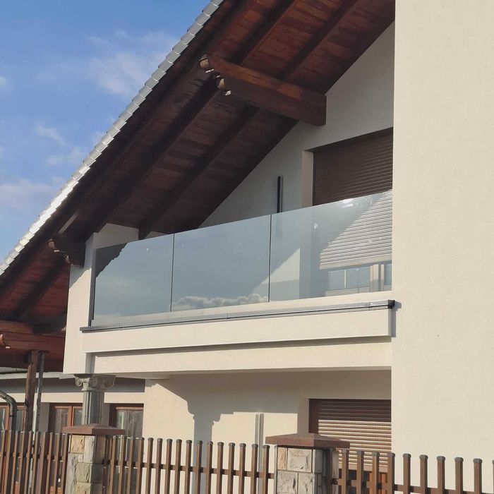 Balustrada Szklana Barierki Balkonowe Poręcz Szklana Balkon Francuski