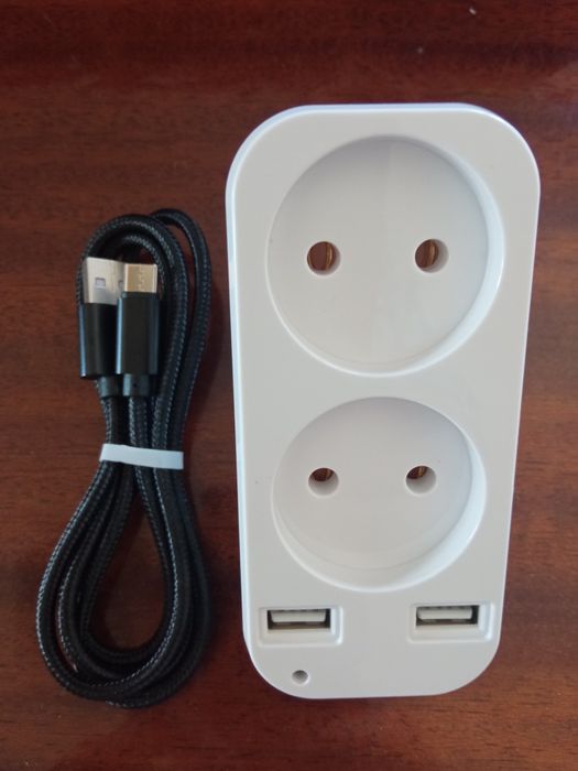 Tomada de parede 2 tomadas AC e 2 USB +  cabo USB C de 2m