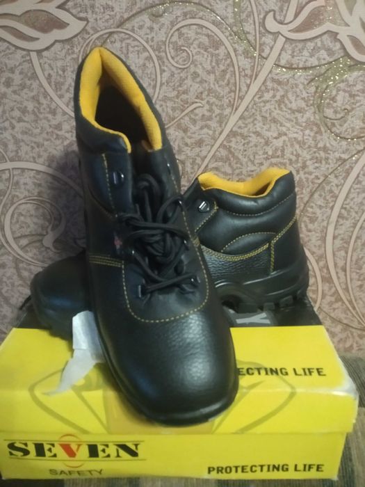 Чоловічі робочі черевики