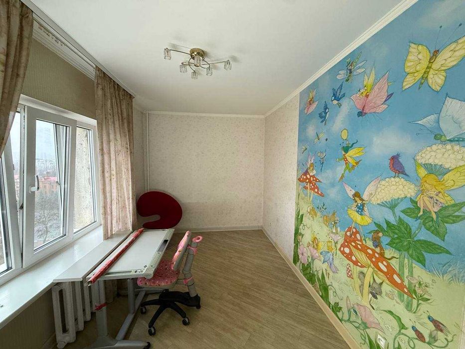 4 станция Большого Фонтана, 4-х комнатная свободная квартира.