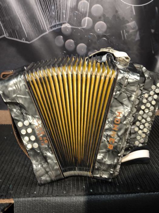 Para venda concertina hohner vitória toda restaurada
