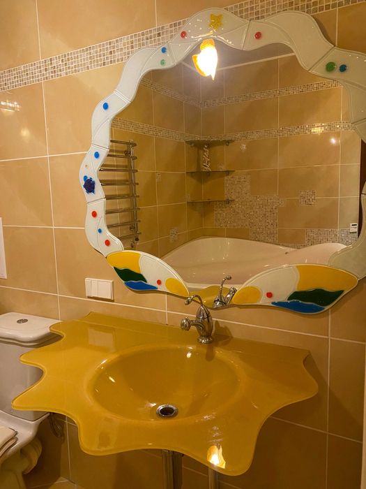 Дизайнерське дзеркало зеркало, рукомийник, змішувач Gessi, умивальник