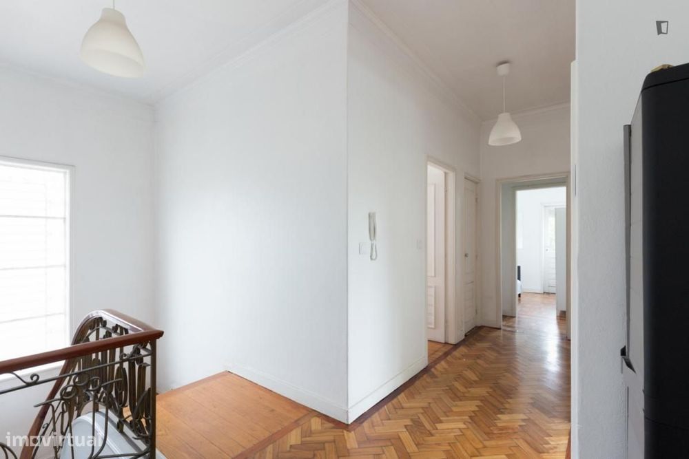 Quarto - localizado em Paranhos Porto