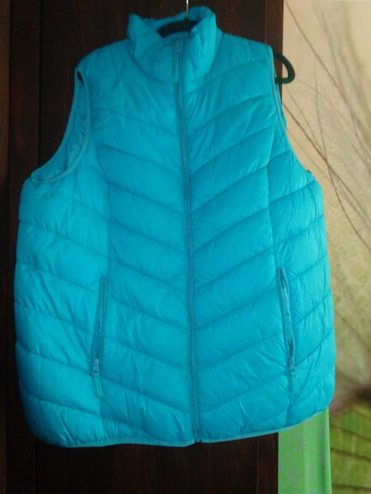 Bezrękawnik w pięknym kolorze turkusowym