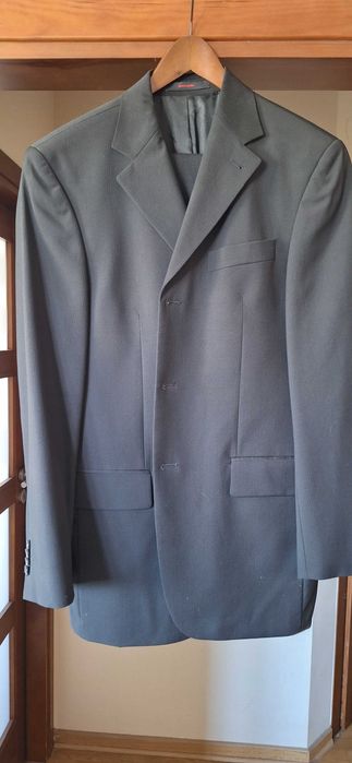 Czarny elegancki garnitur 100% welna Pierre Cardin