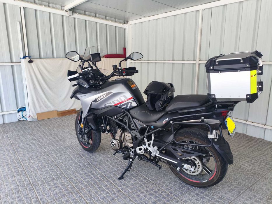 QJ Motor SRT 700 ON ROAD