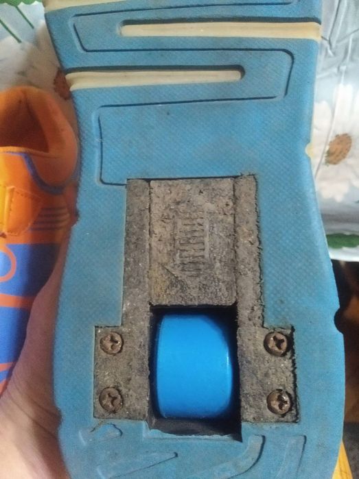 Роликові ковзани та Кросівки  ролики .