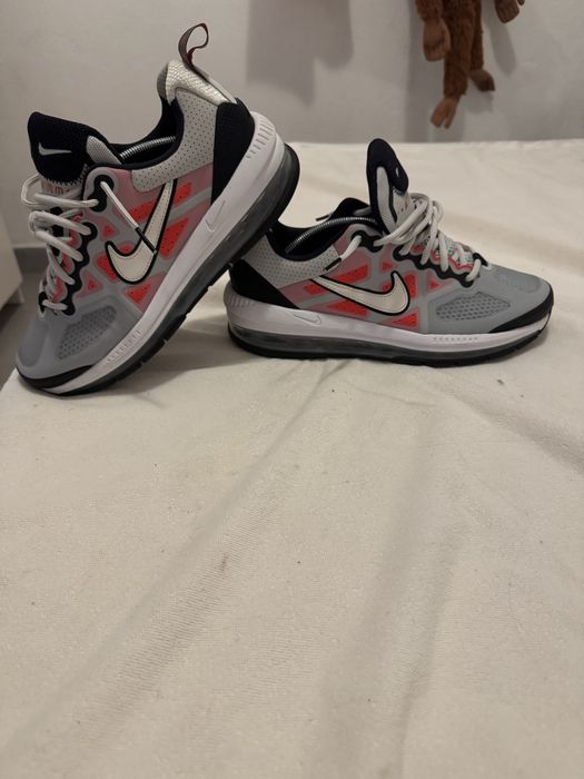 Nike Air Max Genome 42