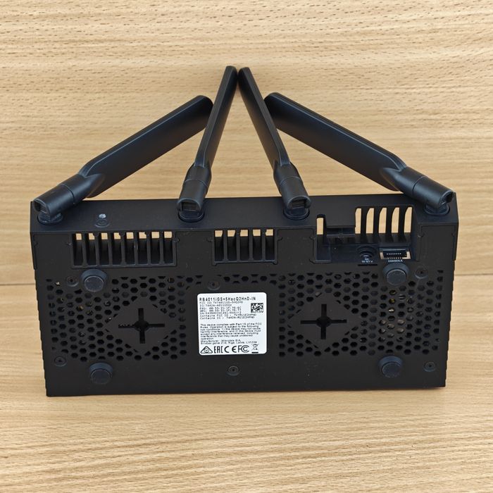 MikroTik router RB4011iGS+5HacQ2HnD-IN