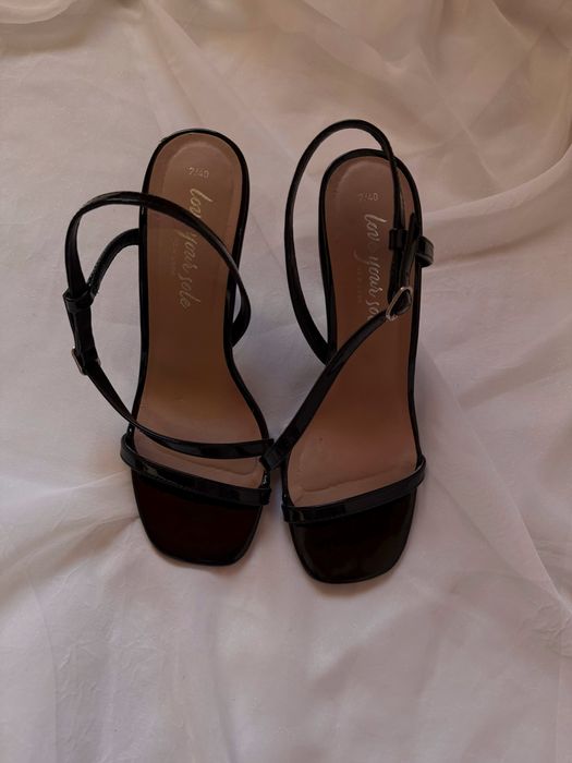 Босоніжки на шпильці