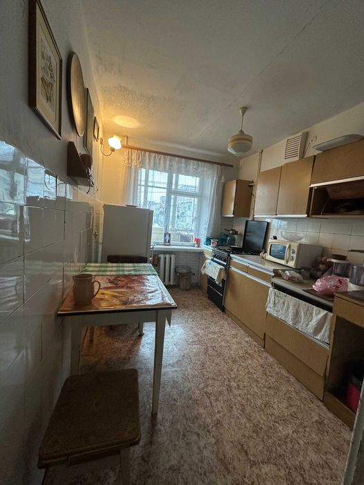 Продається квартира по вулиці Злуки, поруч парк!!!