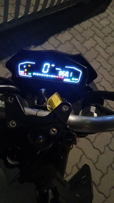 Mota desportiva nova