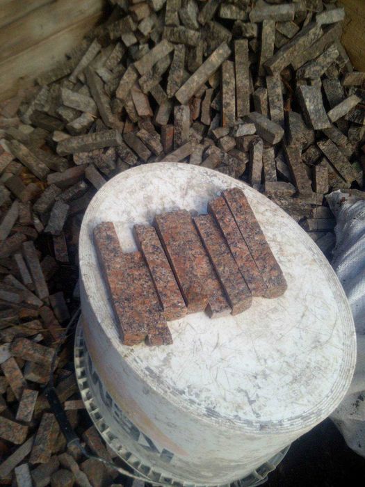 Брекчия гранитная , соломка гранитная