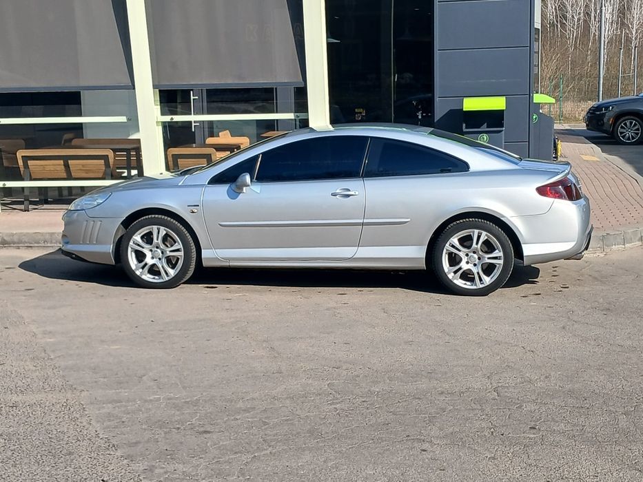 Купе PEUGEOT 407 GT.