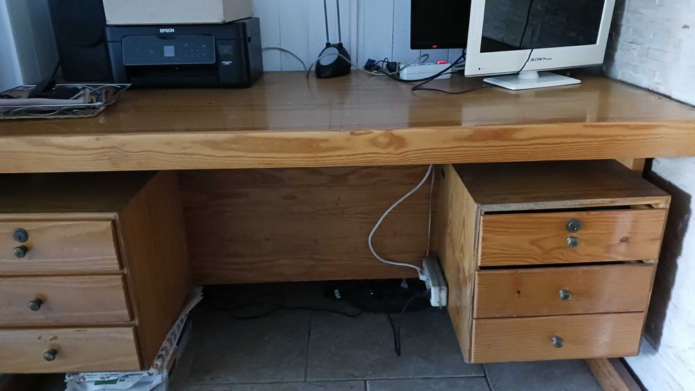 Secretária em pinho