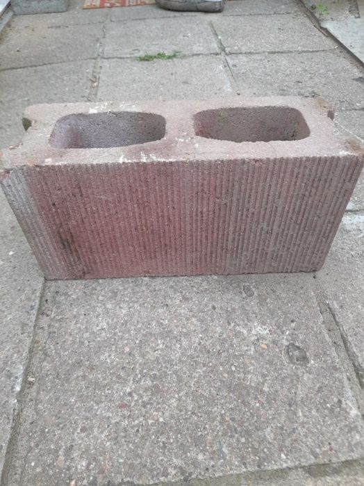Pustak betonowy, cegła cementowa