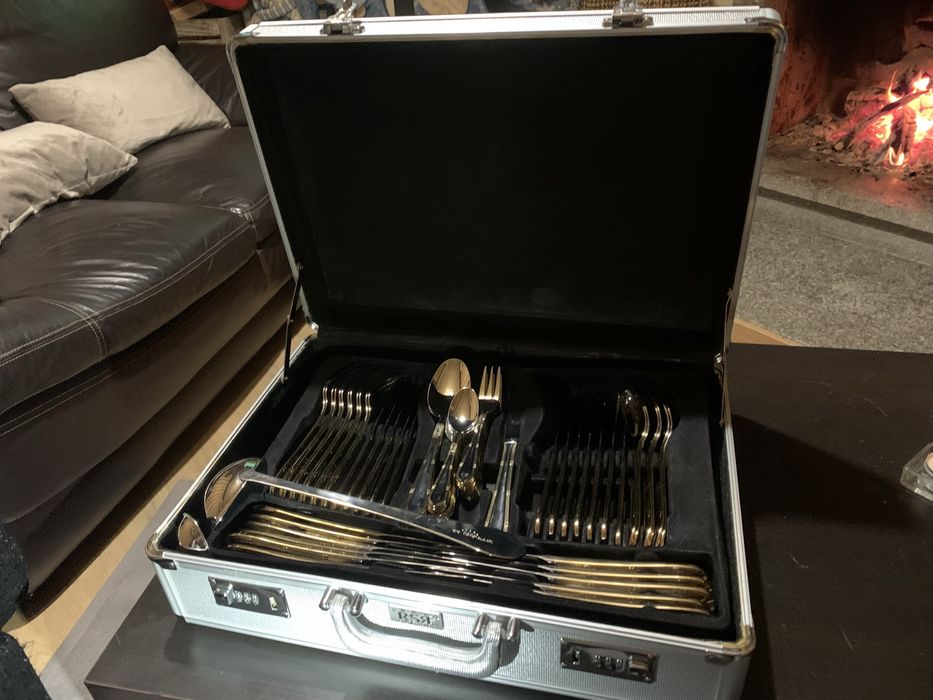 Faqueiro RSR como NOVO (nunca usado)