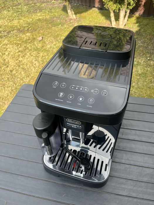 Автоматична кавомашина Delonghi Magnifica EVO 2024 рік  із Німеччини