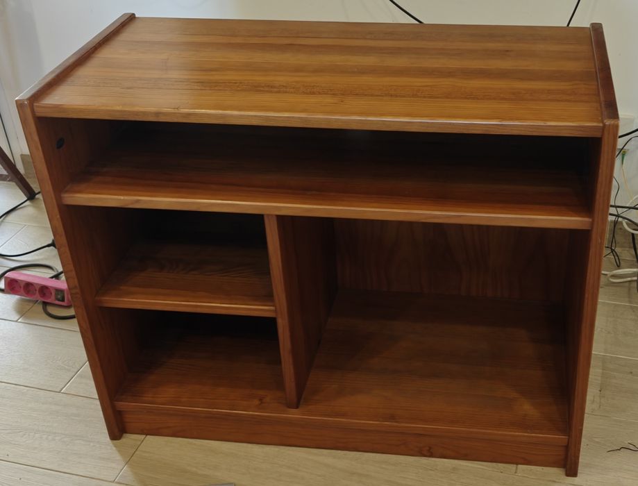 Móvel TV e aparelhos de som e video