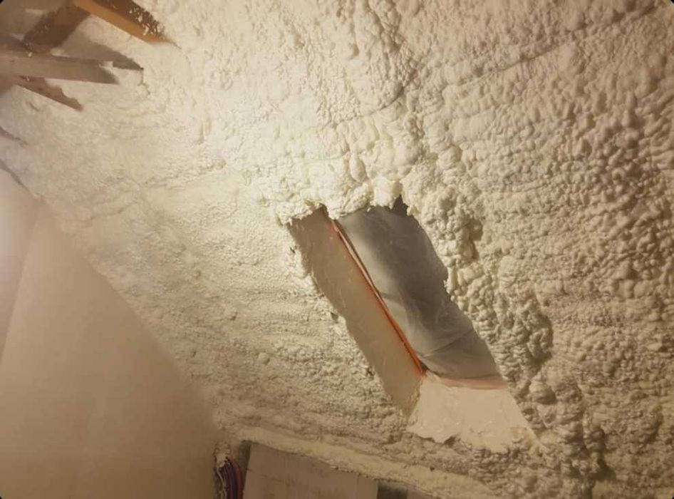 Ocieplanie pianką PUR oraz wdmuchiwanie wełny i celulozy